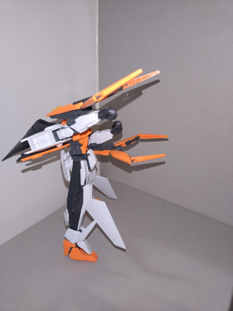 その一方で、GNビームサブマシンガンは撤去している。