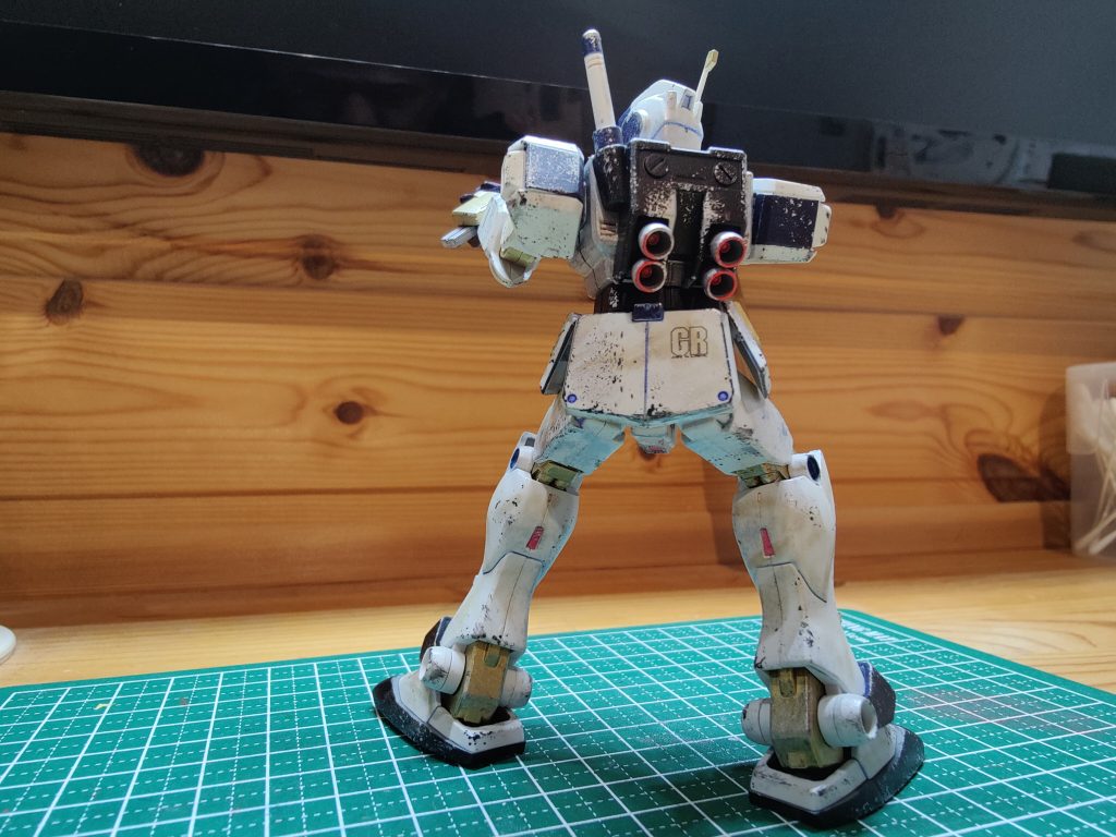 随分前にパチ組みして、埃を被ってたジム寒冷地仕様を、仕上げました。