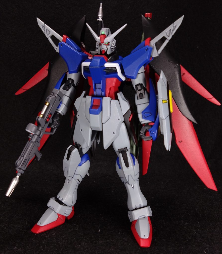 正面基本はHGCEデスティニーを塗り替え、アンテナや羽のシャープ化、肉抜き埋め等を行っています