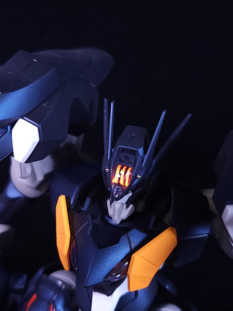 シェルユニットは蛍光レッド