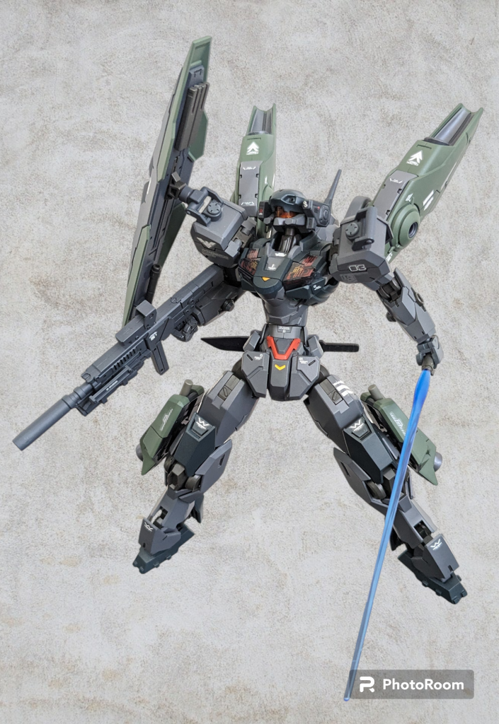 本体はグレーバイオレット、高機動装備はミリタリー感を感じるグリーンにしてみました。別装備感が出てくれました☺