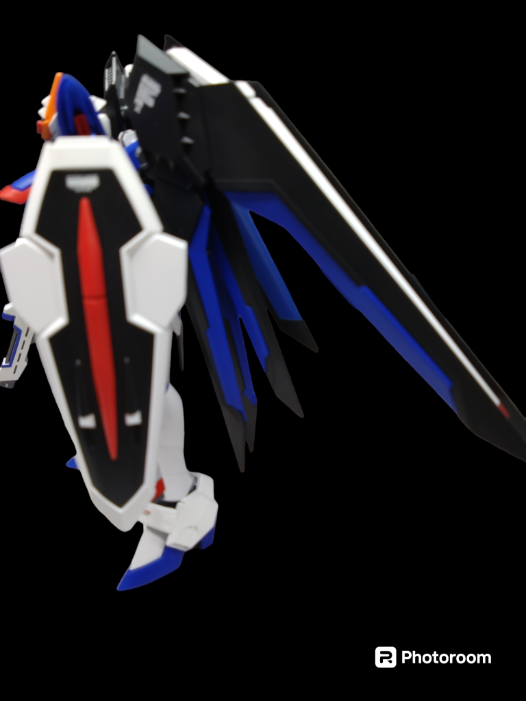 すみません、バックパックの白色の塗り分けは無理です(笑)