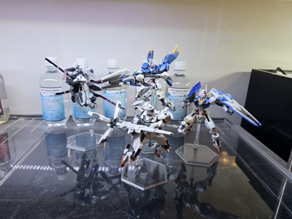 エアリアルから始まり、とりあえず無塗装で作った方々。