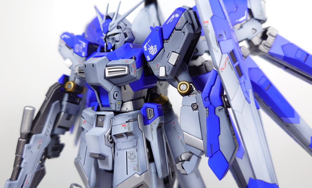 RG Hiνガンダム–2枚目/制作者：ヒロワン