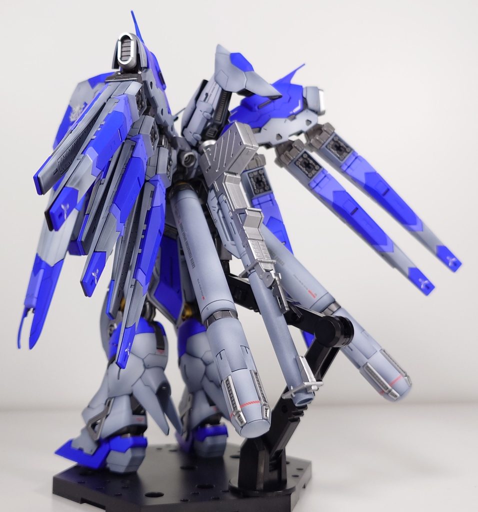 RG Hiνガンダム–3枚目/制作者：ヒロワン