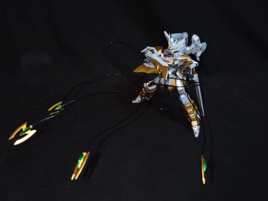 両手、腰にアンカー射出装置を装備しており、シヴァ本来の武装構成も残しつつランスロットの武装を有効活用しました😁