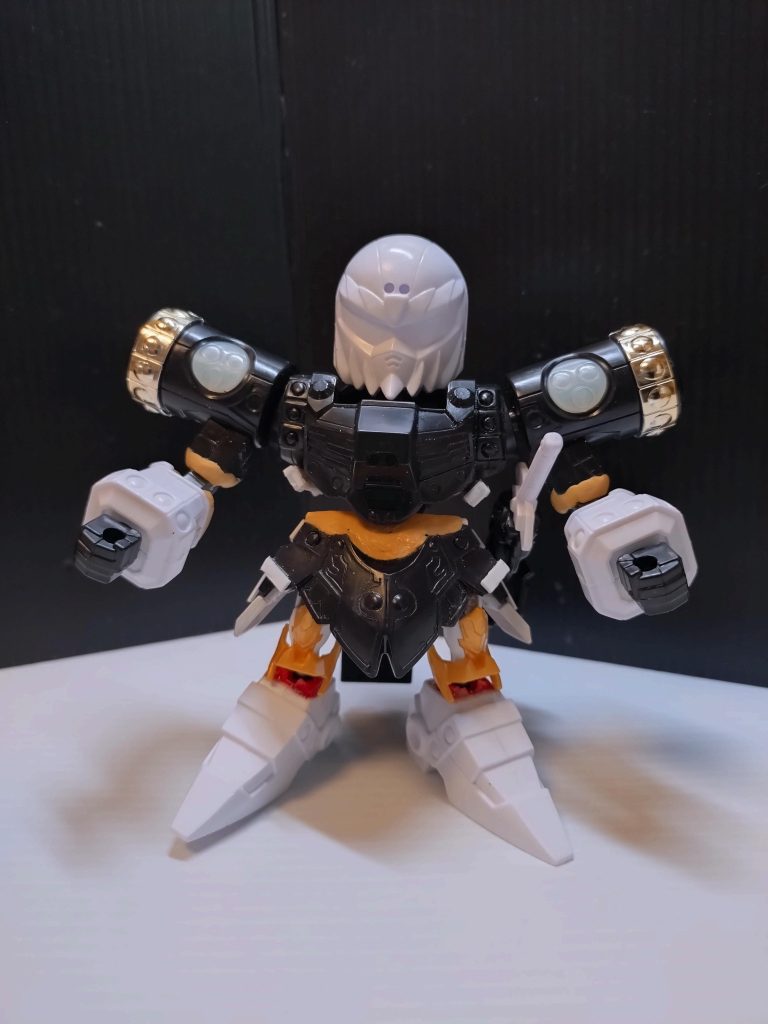 パテ盛りしつつ…腕も曲がるように(^o^)