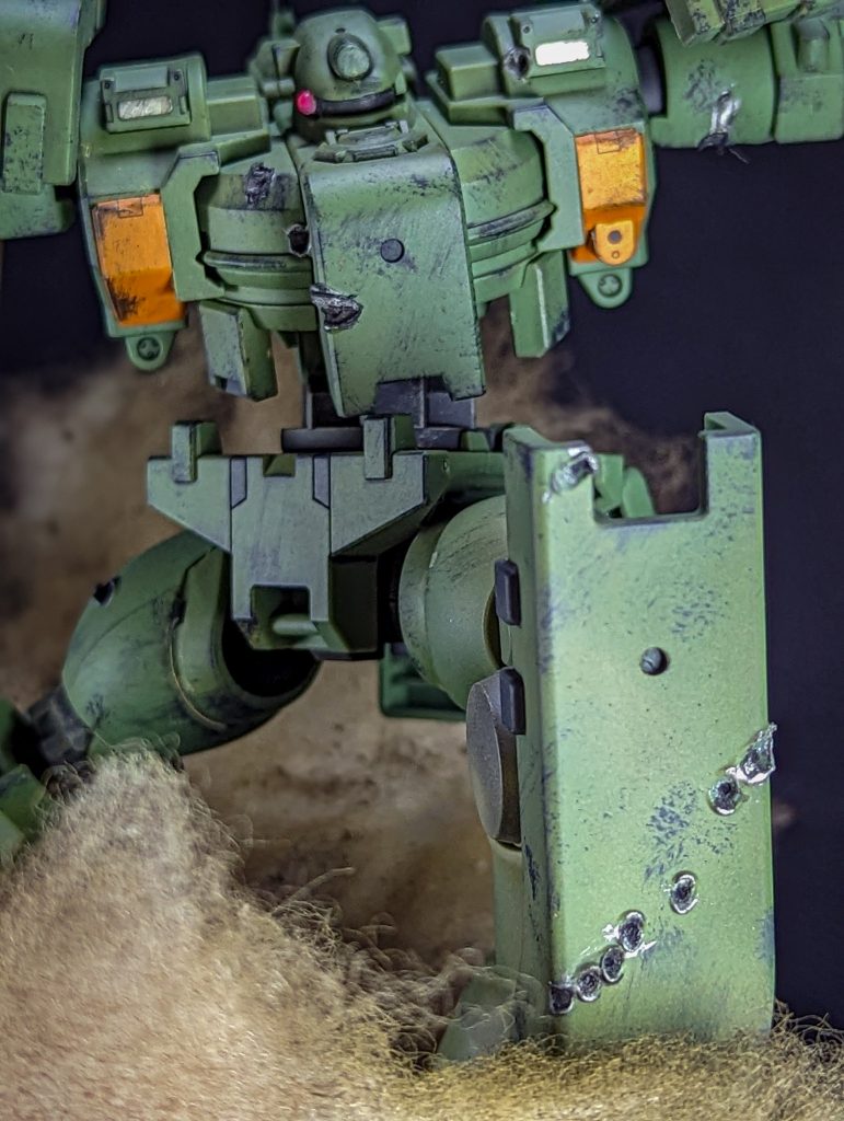 今回３年ぶりくらいに弾痕をつけて見ました。弾痕の他にはダメージ加工はおこなっていません。