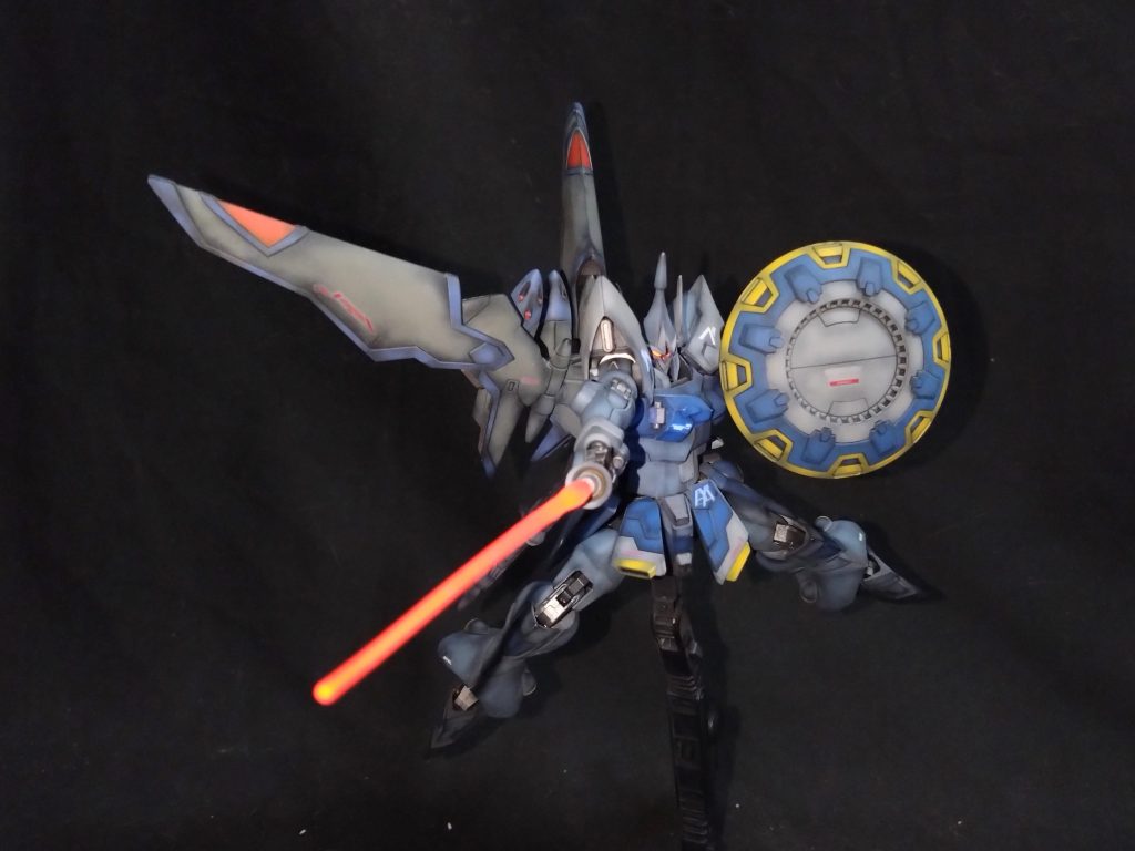 サーベルのビームエフェクトは通常の物を使用せず、長めの物に変更してます。そのままだと少し短すぎると感じたので差し替えたところ、いい感じになりました👍