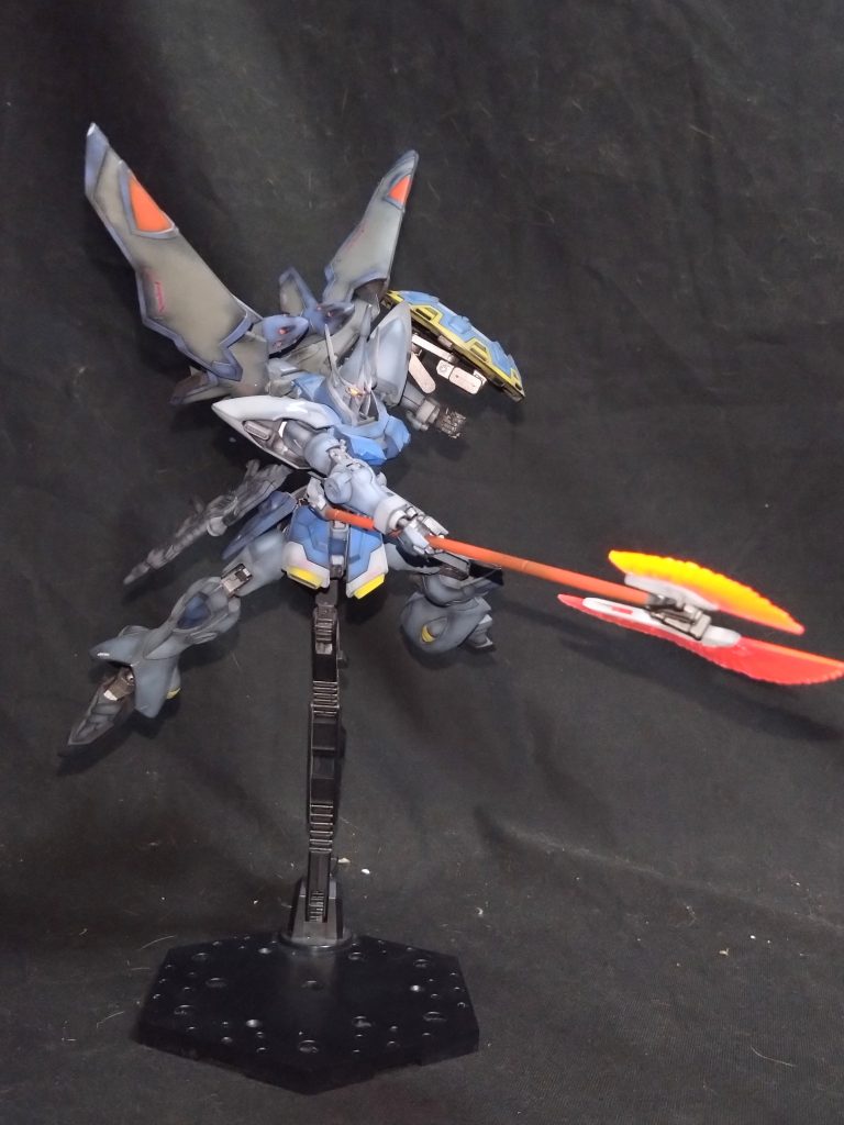 ビームアックスの保持も問題なくできており、サーベルの突き用ハンドでも持てるためいい感じになりました👍てか、この突きハンド他のキットにも付けてほしいっす😁