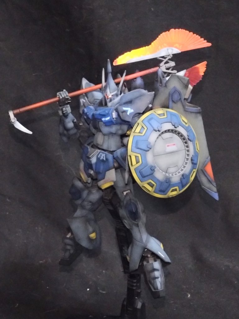 当初は頭の形状に違和感？があったのですが出来上がったらかっけ〜でやんの！と思いました😁モノアイを大きくした事で顔の表情が強調出来たのも大きく感じました