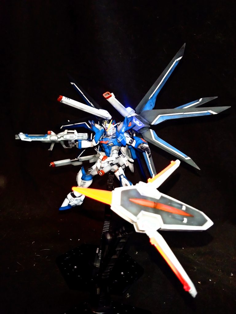 フルバースト+シールド羽根の干渉が少し気になりますが、コレこそがフリーダムの象徴みたいに感じます