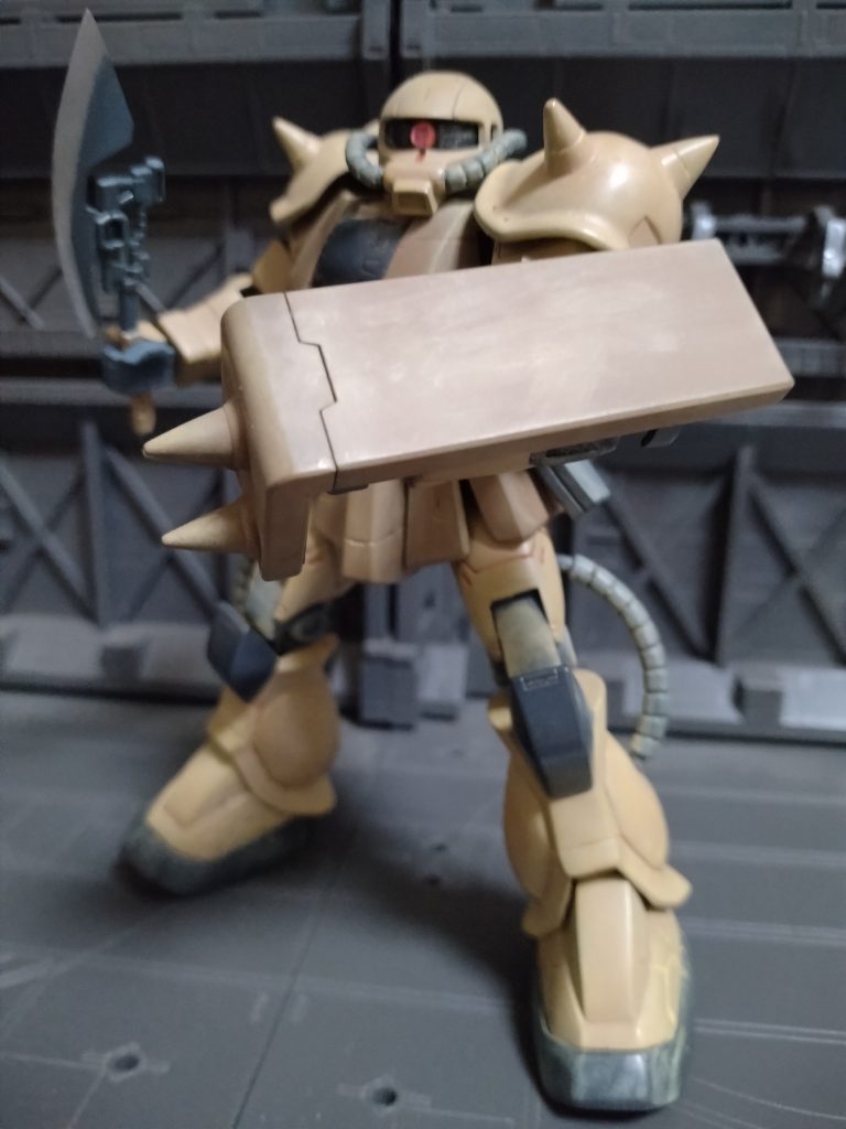 アクションポーズその1肩関節は前後に可動する様にし腰も多少は回転出来る様にしてます。