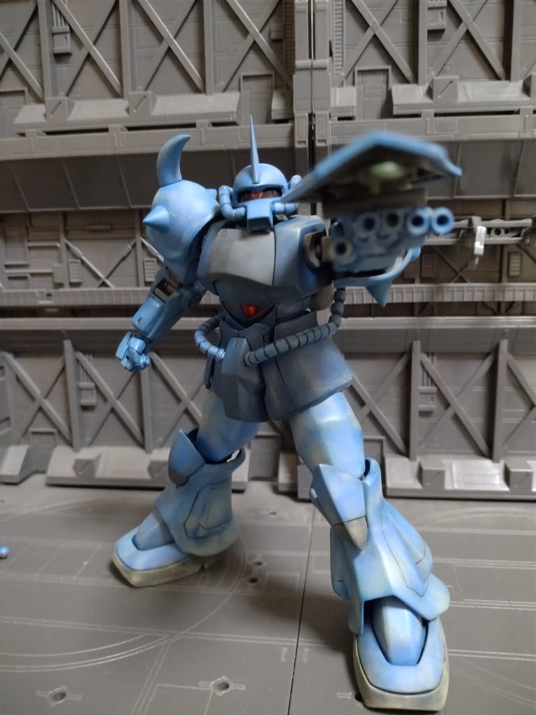 フィンガーバルカンはよくある一本づつ切り離しましたがそのままではゆるゆるなのでボール部分の横軸を少し残し火で炙って多少大きくなる様に調整しゆるゆる感を軽減してます。参考にされるならくれぐれも火の取扱いには注意して下さい。