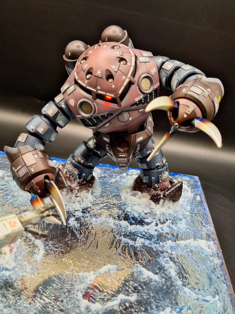 ガンダムVSズゴック–2枚目/制作者：マ～房