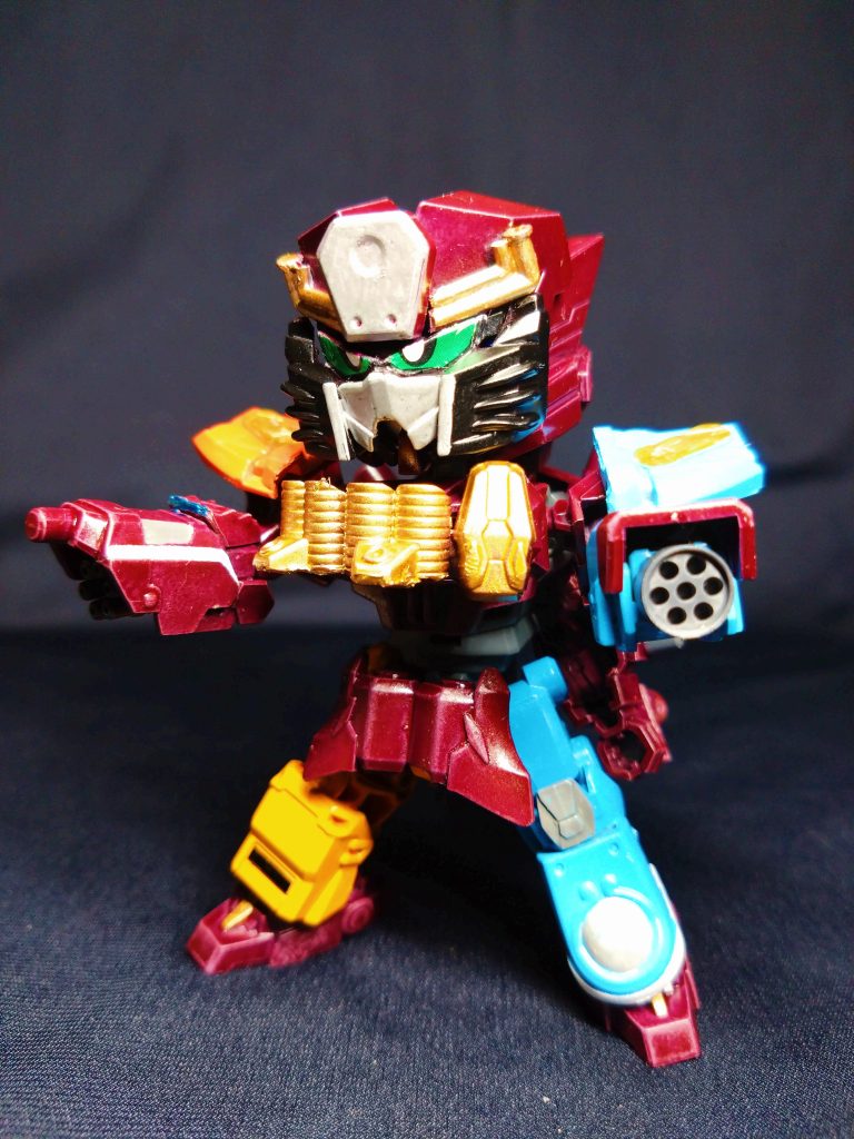 トッキュウガンダムTの過去並行世界の姿。イマジネーションにより呼び出されるが、過去の姿なだけあって老齢だった。しかしパワーはトッキュウガンダム以上で、Tシティを共に防備する。
