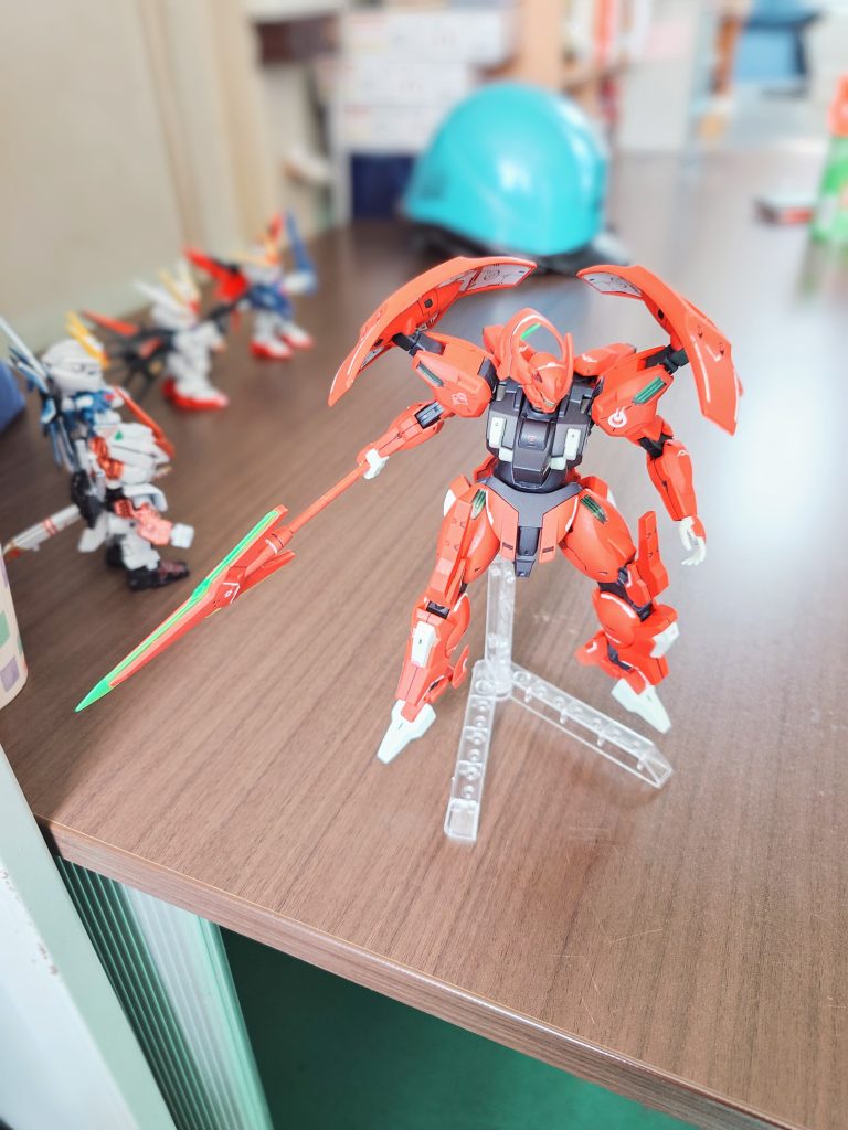 後ろのSDは会社の後輩が作ってました