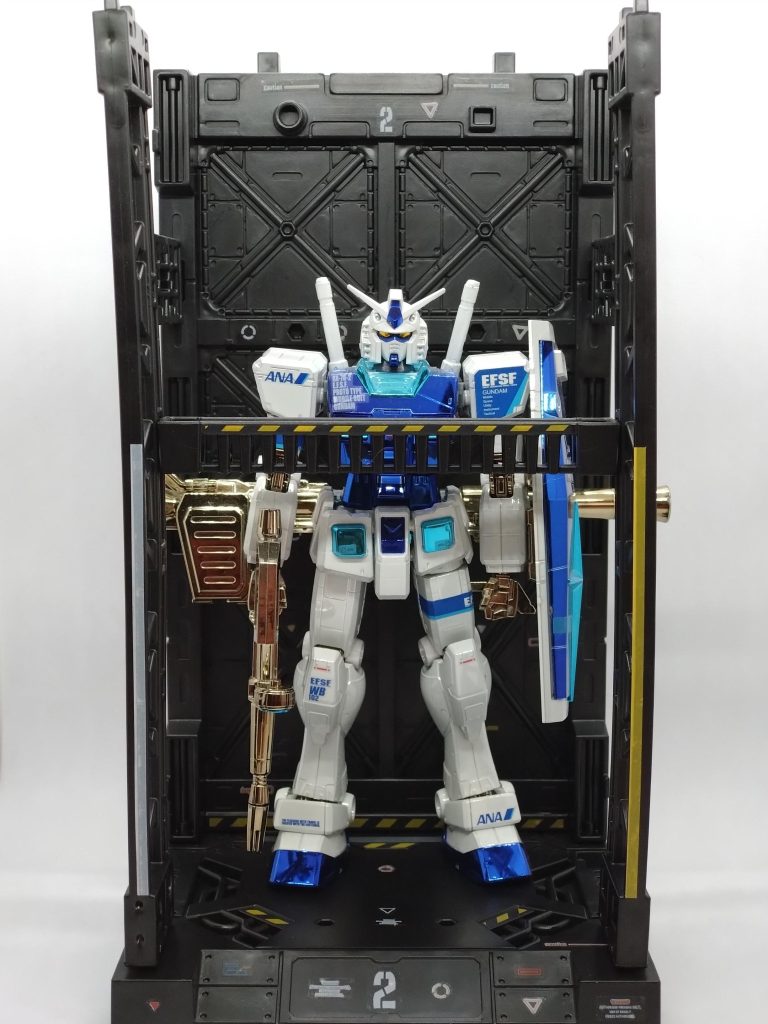 続いて、2000年代半ばにANAの飛行機に乗って買ったANAガンダムいわゆるスペシャルコーティングになってますね。かっこいいけど、バランスが古い