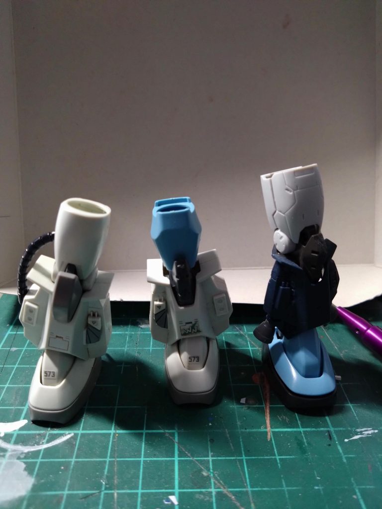 脚の組み合わせを考えてましたが1番右かなぁ。1番長いし。😄