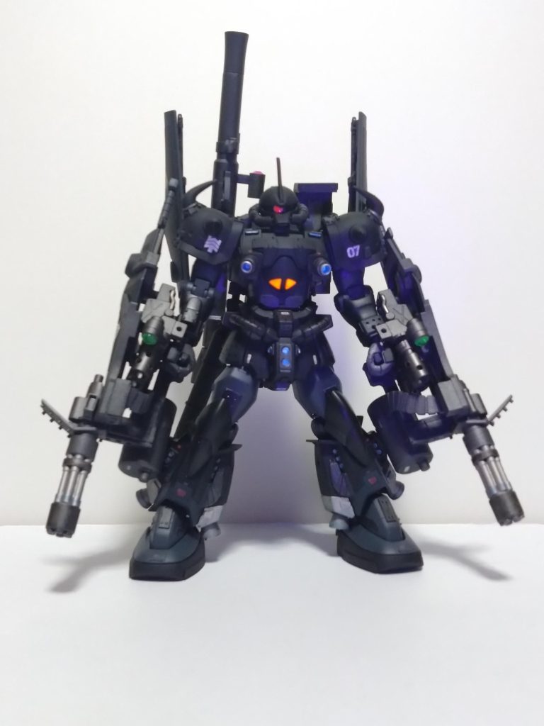 ガトリングシールドはバレル部分をショート化して両腕装備にしてます。