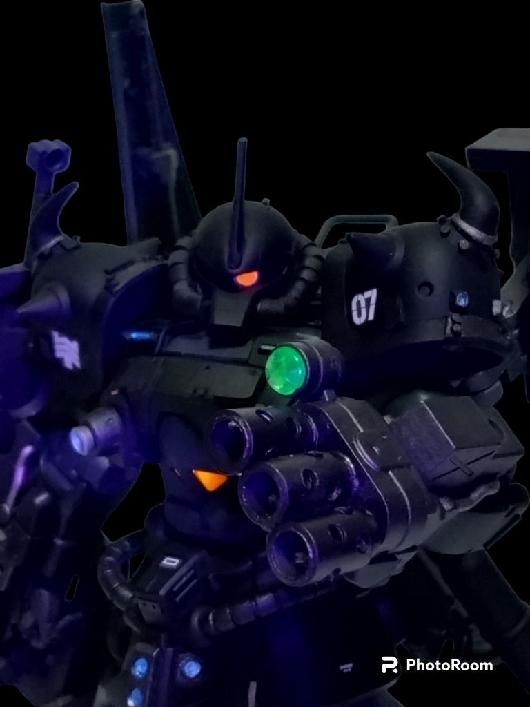 ブラックライト使用。 