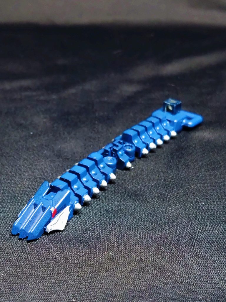 ガンダムタラント用のムカデ型のチェーンソーです。太史慈ドムの武器をベースに、孫権ガンダムの剣の可動部を仕込み形にしました。再現度はかなり高くできた思います。