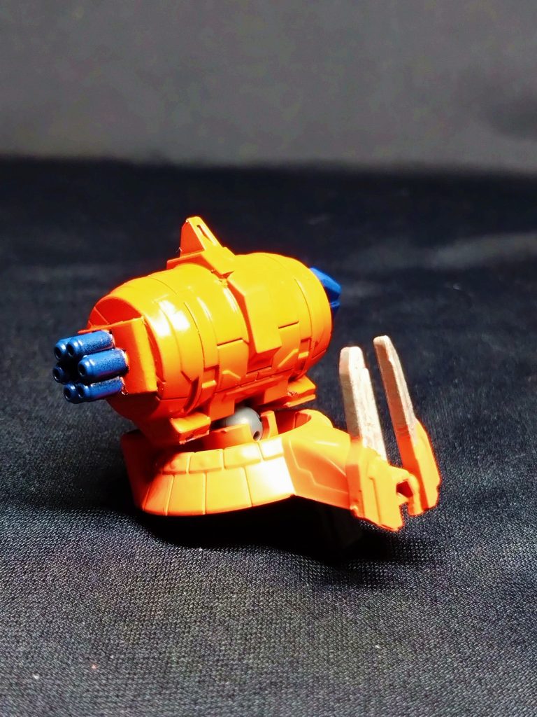 騎士王シュゴッド用のカタツムリ型のガトリングです。天玉鎧のパーツにサージェントヴェルデバスターフルパッケージのバックパックの組み合わせです。ボールデンを軸に殻を回しガトリングになります。