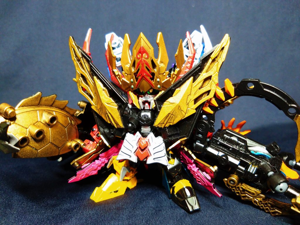 横幅だけだったレジェンドシュゴッドから後ろ側も拡大。可動はかなりキツい…というよりはほぼ不可w