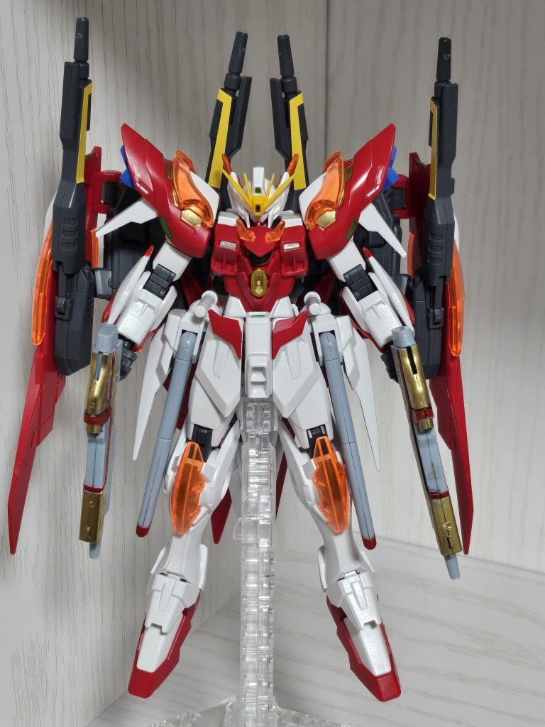 ストライクフリーダムからの流用により、腕部ビームシールド、腹部ビーム砲、腰部レールガンが利用可能となった。ハイパーカレドブルッフを廃した代わりにビームサーベルが腰部に2本、バスターライフルが二門追加され近距離はビームサーベルでの戦闘のみとなる。その前に広域で戦闘を終わらせる事が主目的となる。