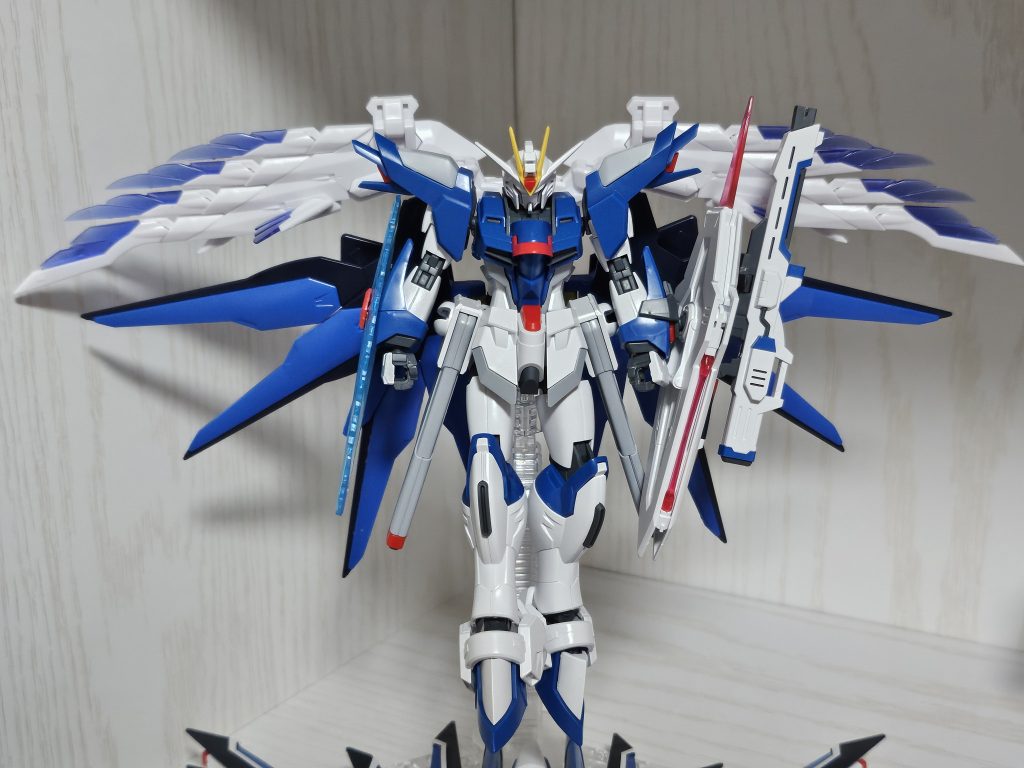 取り敢えず、手元にあったライジングフリーダムに装着してみました。