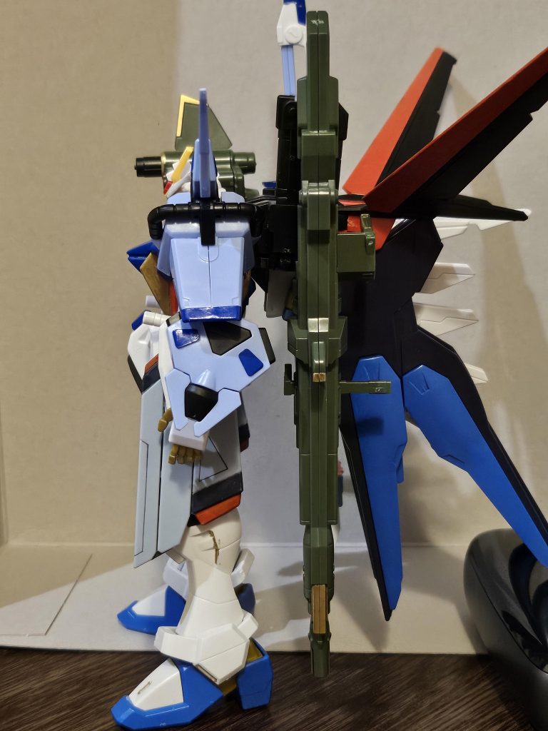 パーフェクトストライクフリーダム側面