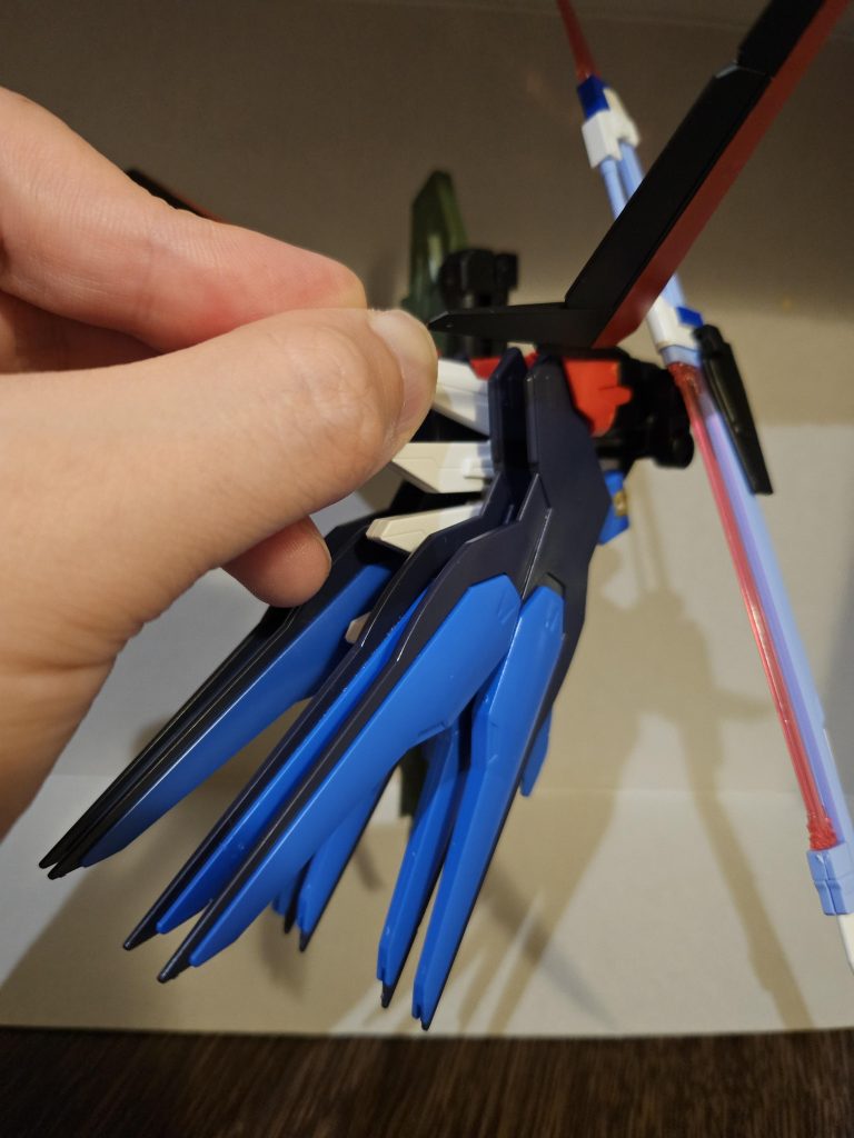 マルチプルアサルトストライカーSDVL(スーパードラグーン・ヴォワチュール・リュミエール)推進器がヴォワチュール・リュミエールに変更されており、勿論スーパードラグーンも射出可能。