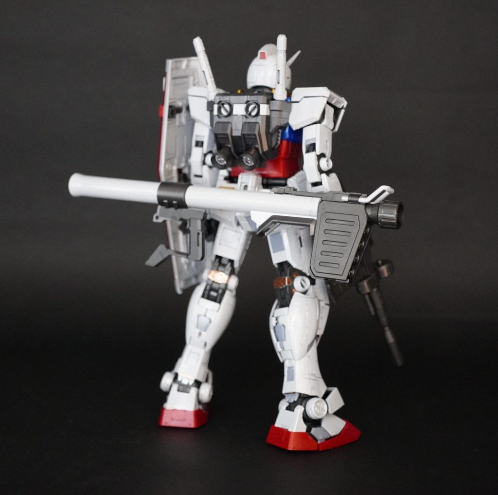 各所パーツのクリアランスが悪いのか、設計からしてダメなのか、BをハメるにはAとCのパーツを押さえながら組み立ててね。グラつくけど。みたいな部分ばかりでストレスマッハ・・・・。終わっても達成感より疲労感が残りました。