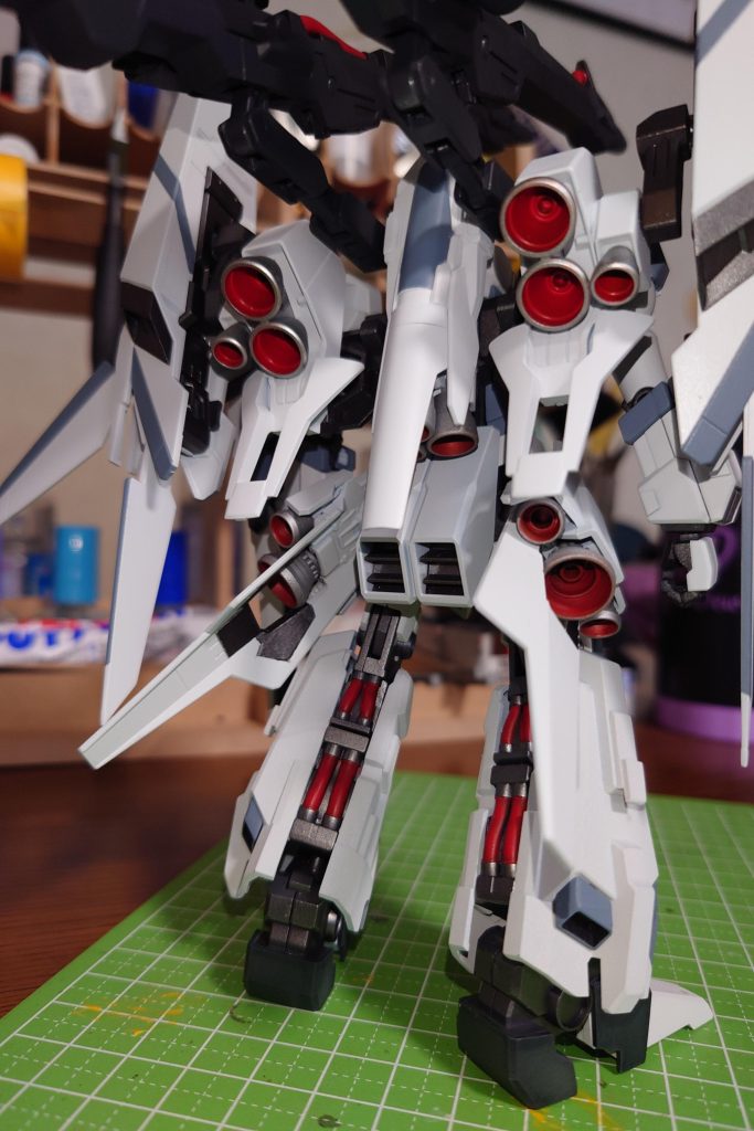 個人的に好きなバックショット。このバーニア増々な後ろ姿がめちゃくちゃ格好良くて好きです！