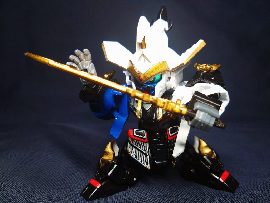 頭部と肩の形状から可動はできなさそうに見えますが、干渉は避けてるのでポージングに支障は無し。将頑駄無の特徴の髭もよく見りゃちゃんとありますwヒーローズ体系のフォーマットで制作だとLGBBよりも扱いやすい78代目が出たおかげで、今後は甲冑メカのバトルフィーバーロボや磁雷神も作れそうです。