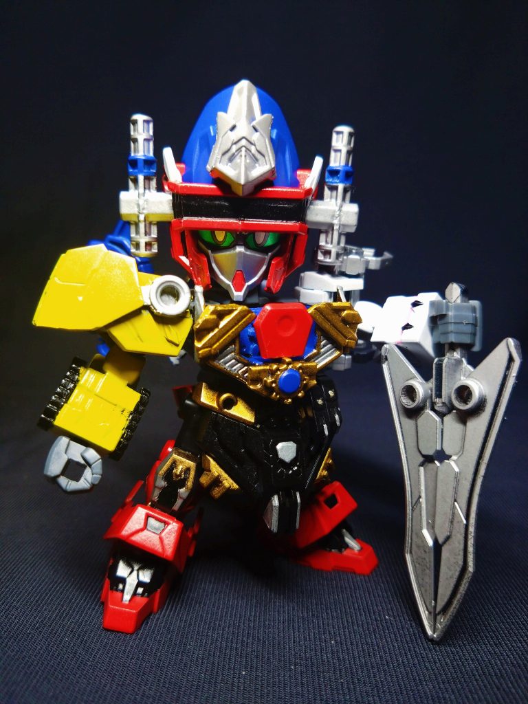 形を合わせるところから、さらにカラーリングをすり合わせるまでかなりのカロリー消費量…アルティメットの合体までどうなることやら。いろんなパーツを使って冒険するしかないかも?