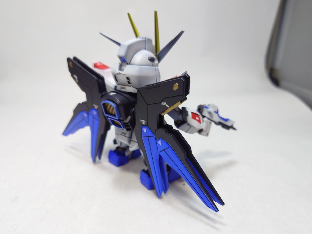 雰囲気出しでちょこちょこデカール貼ってます