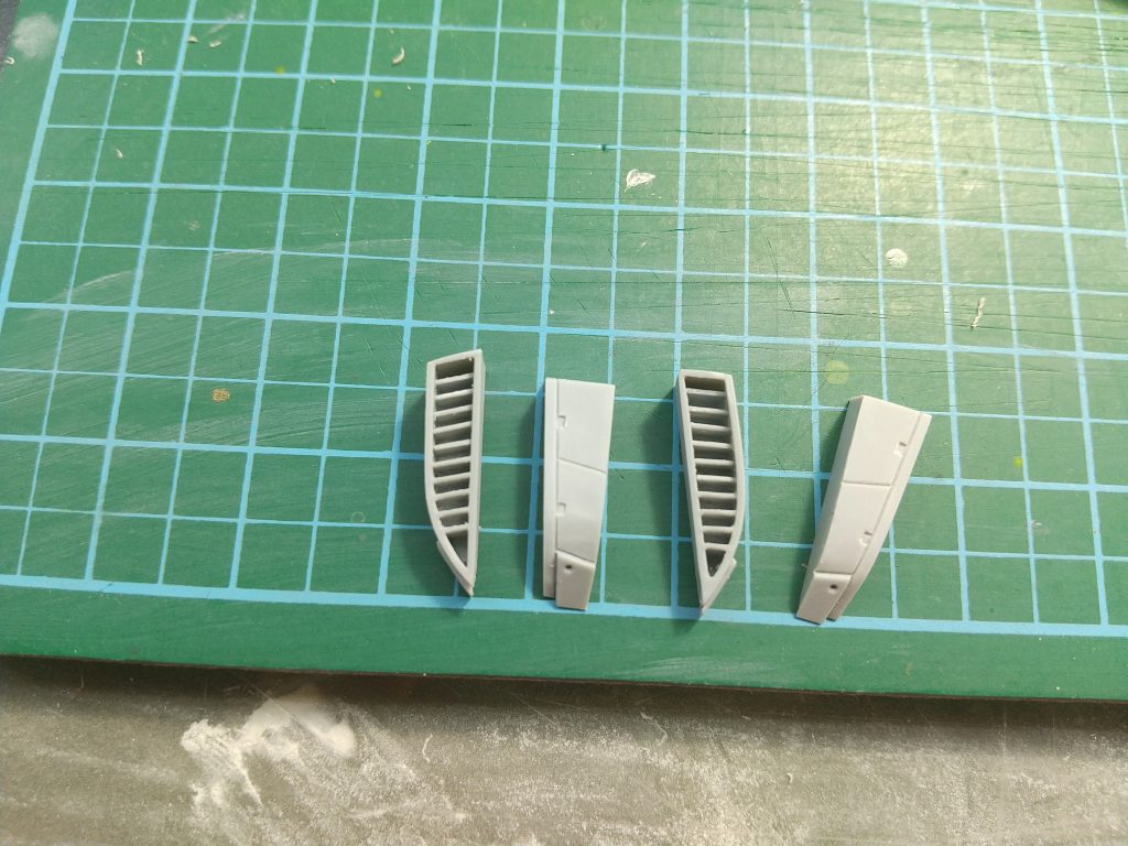 ダクトにはスジ彫りやプラ板で情報量を追加