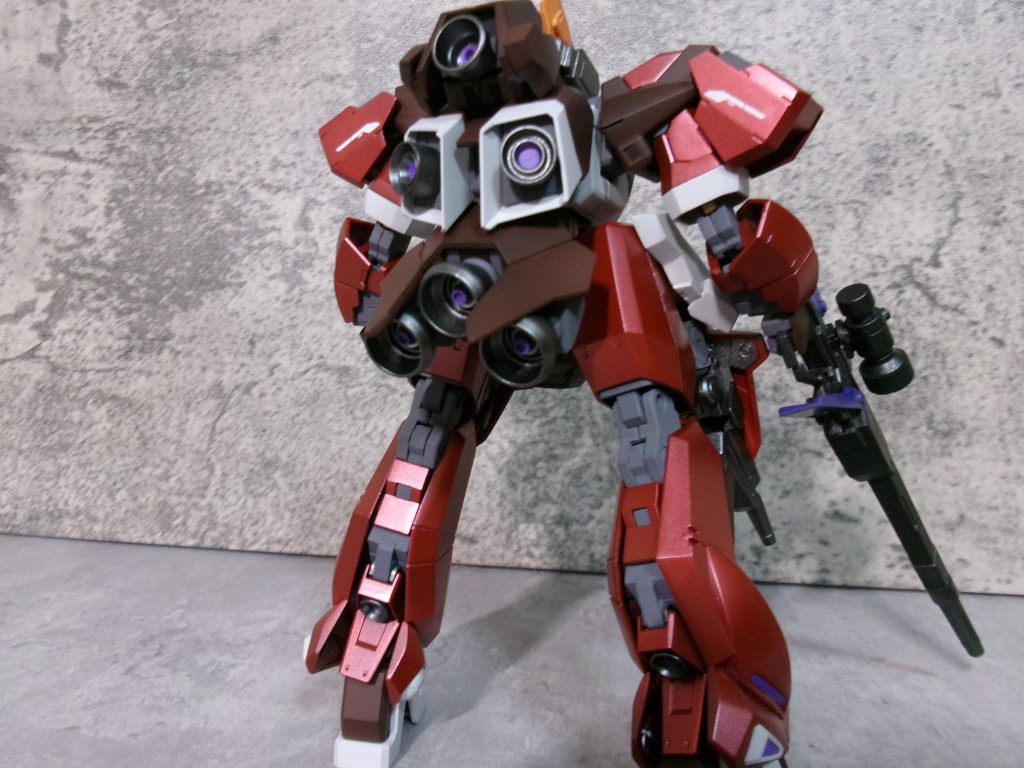 背面。ルブリスのウル/ソーンのメインバーニアを上下にドッキングしてます。最大戦速だとマ◯ロスプラスの◯ルドみたいになりそう。。