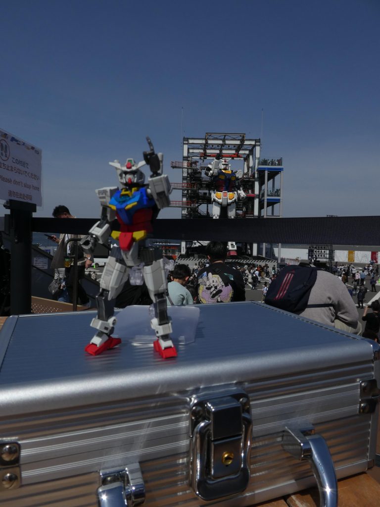 工作は、F09に合わせたスジボリ。GFYのロゴデカールF00のパーツのプラネッツシステム化平手改造して指差し手の作成とにかく、最終日に間に合って良かったそして、最後の最後に吉崎Dにあえたので報告できた！ありがとう横浜ガンダム！