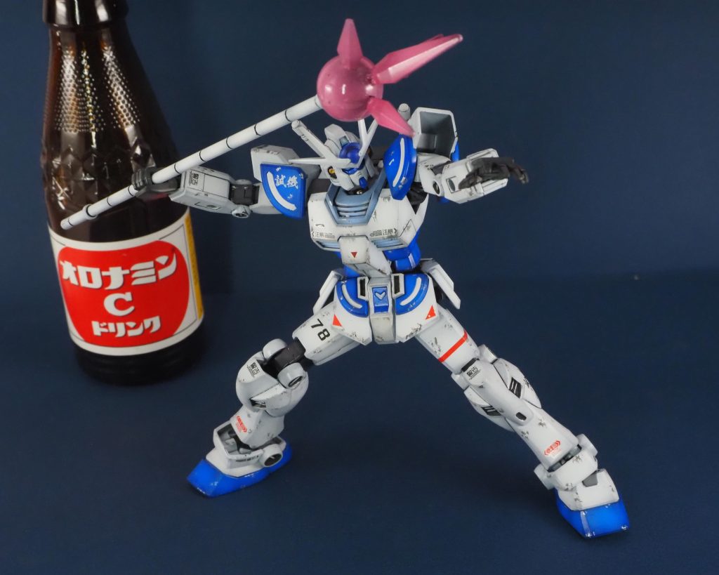 とは言え、バズーカはHGUCのものに比べるとディテールや分割で劣りますし、手首は一パーツなので↑の様な持たせ方が出来ません。そのためビルドハンズとreviveのものを一部使用しました