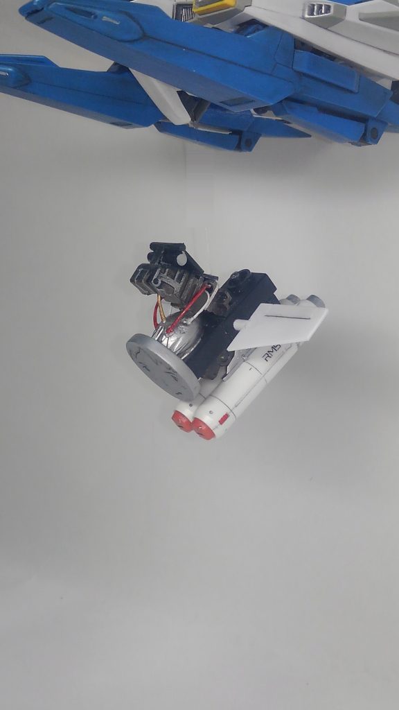 投下。紐で吊ってますが、ペイントでちょっとだけ消しました