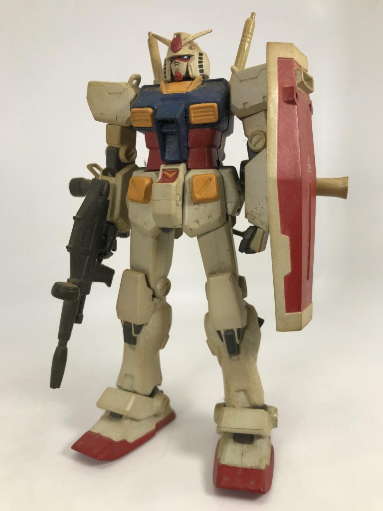これが捨てようとしていたガンダムの汚フィギュア(天然ウェザリングのヤニリングだけ施している状態)