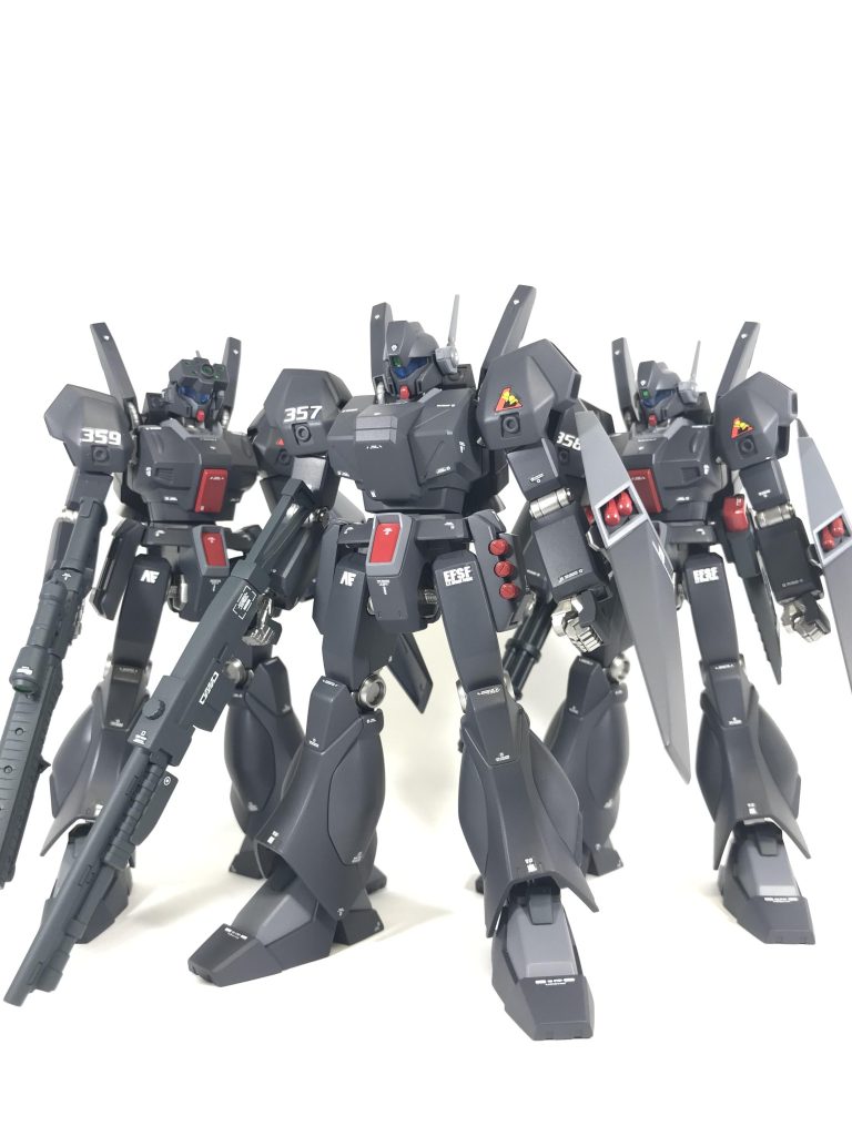 前作とロンドベル内の同部隊という脳内設定でカラーリングを全く同じにしてみました、