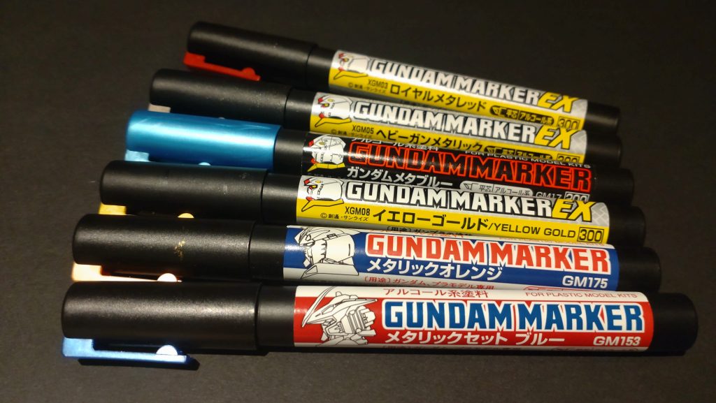 今回活躍してくれたガンダムマーカー達白と赤は成型色です。シールドの塗り分けは苦労しました。