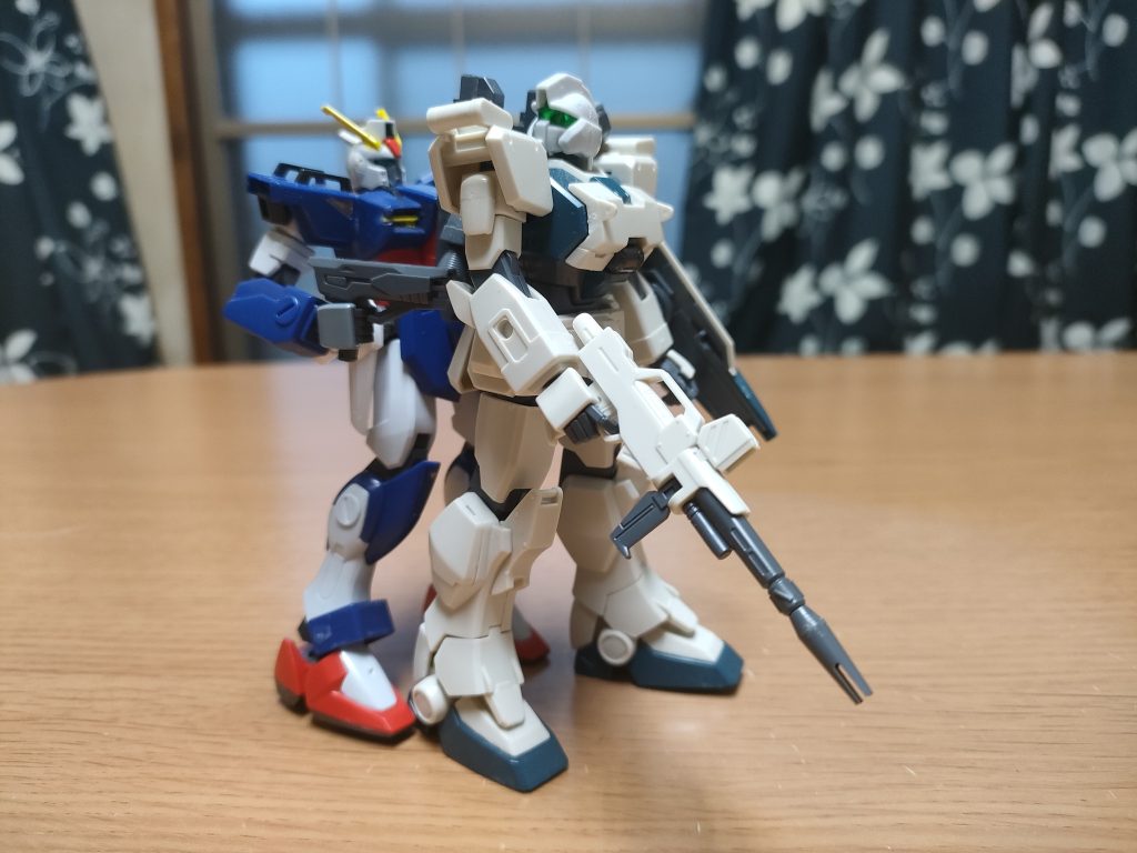 ハンドガンだからこうゆうゼロ距離ショット可能。