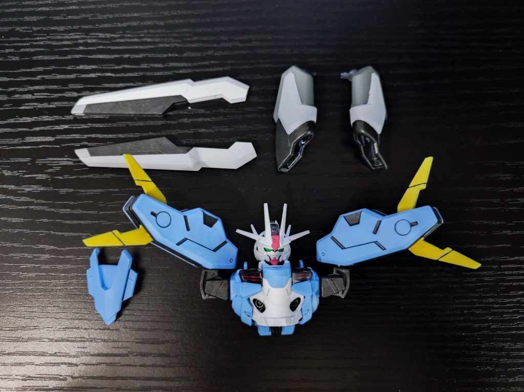 エアリアル改修型のパーツは取り外し可能になっています。キャリバーンの強化パーツ的な扱いです。