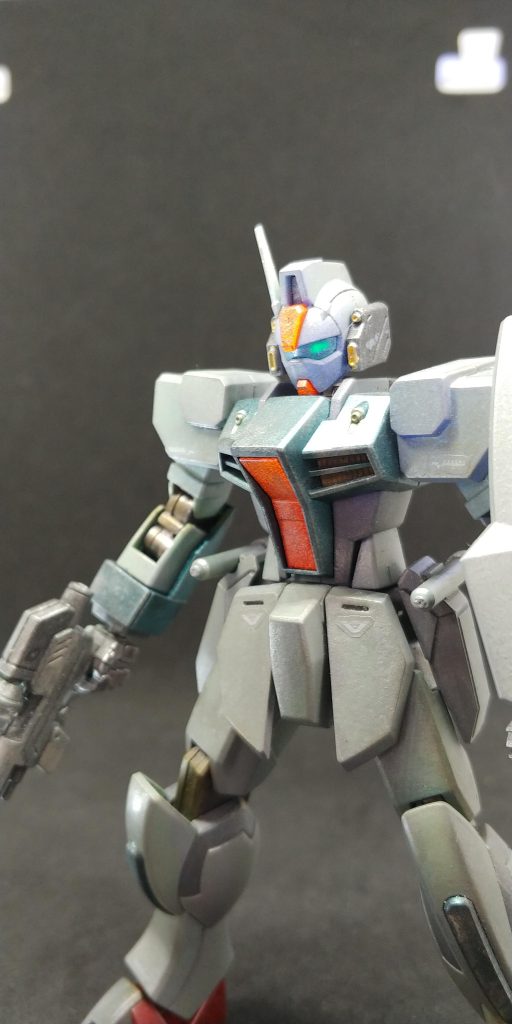 バイザー?内の目を水性ホビーカラーの蛍光グリーンで