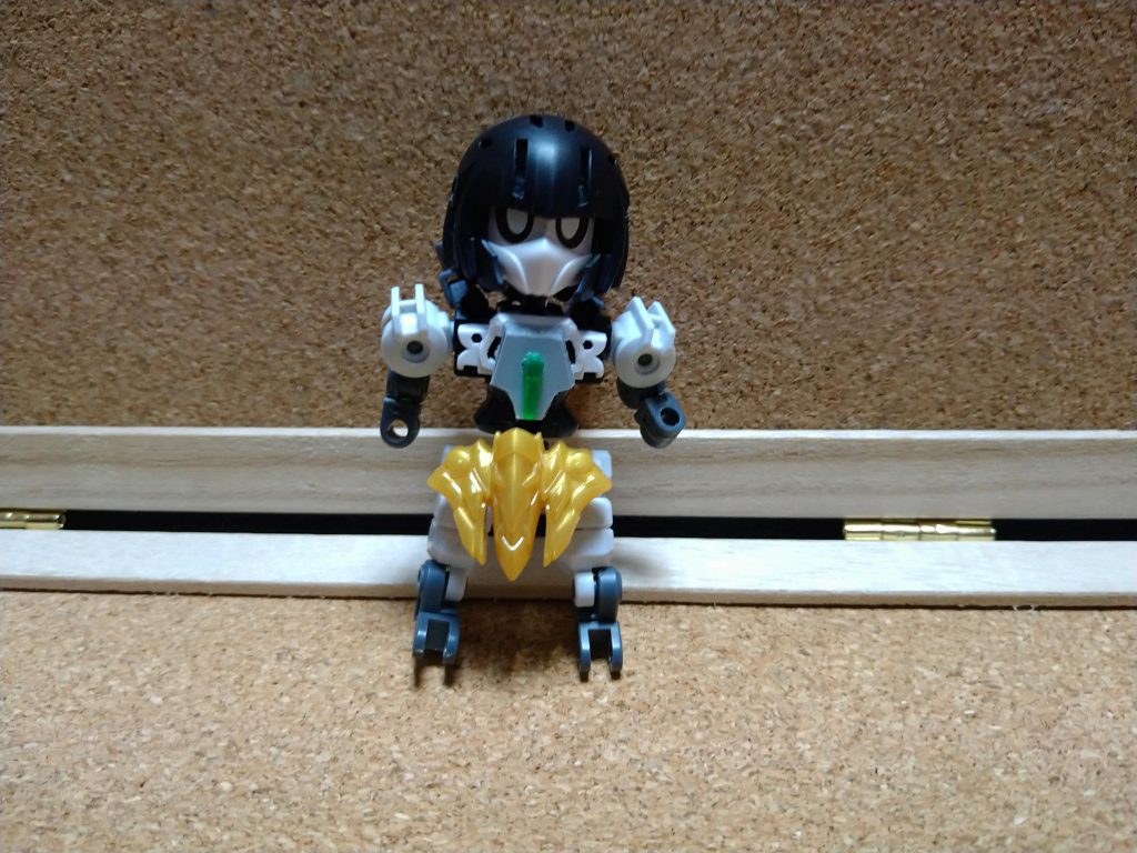 拳と脛が関節として利用出来るようになってます。