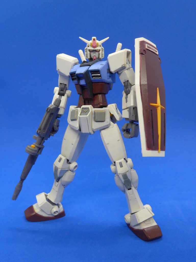 立ちポーズ、少し落ち着かないように見えるのは気のせい？